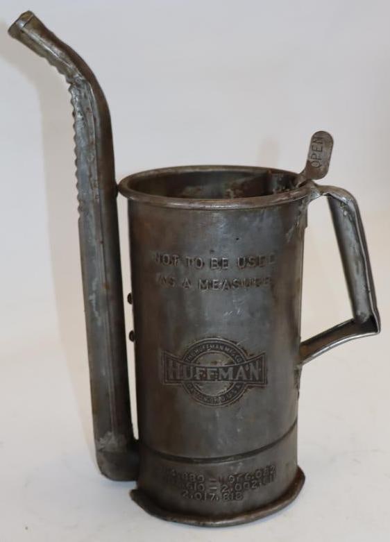 Huffman One Quart Swing Spout Oil Can: 5" x 8" x 13.5"