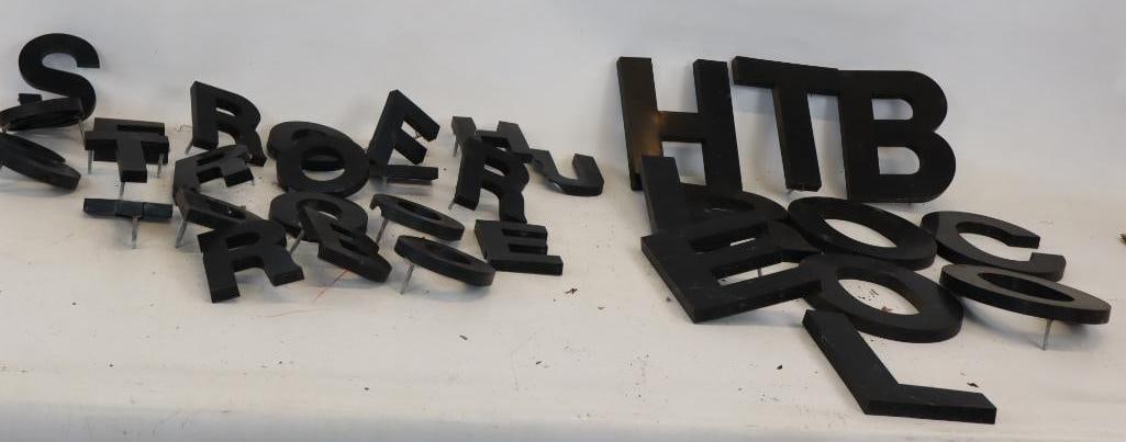Large Group of Plastic Gas Station Letters: Largest is 9" x 8"