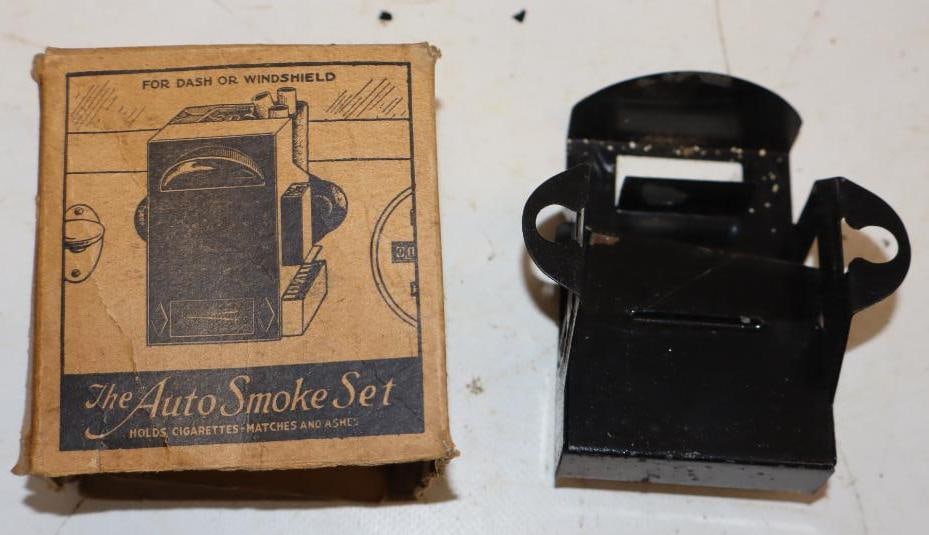 The Auto Smoke Set For Cigarettes And Matches Car Accessories In Original Box (1 of 3)