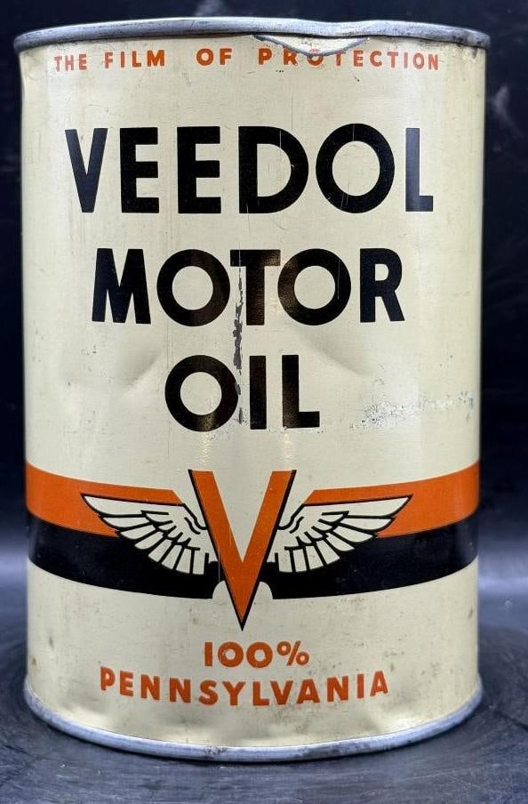 Veedol Tan Motor Oil One Quart Oil Can: Metal, full, overall great condition, Some small dents