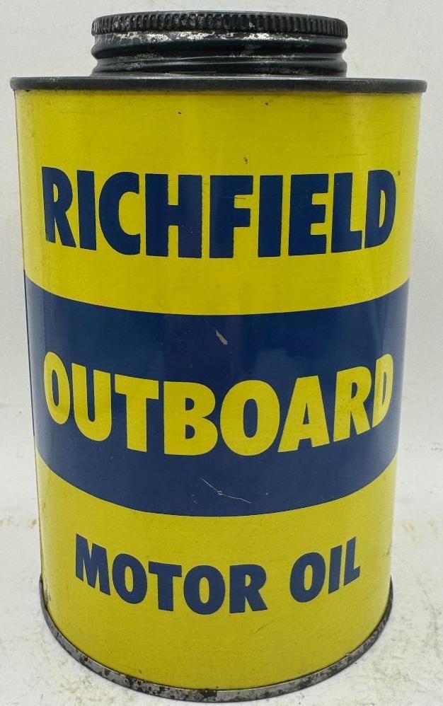 Richfield Outboard Moto Oil One Quart Oil Can: Good condition, empty, Some rusting on edges