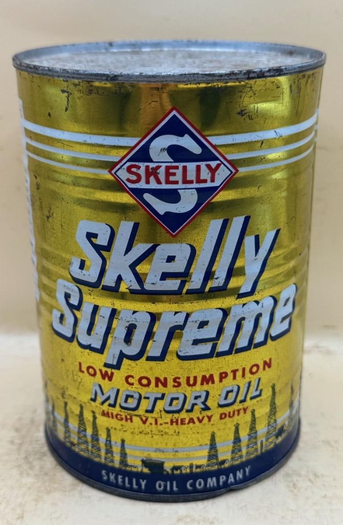 Skelly One Quart Oil Can: quart, full