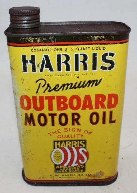 Harris Flat Outboard 1 Quart Motor Oil Can: This can shows minor rust staining throughout as well as some slight fading. It measures 7" x 4.5" x 2.25" and is graded 8.