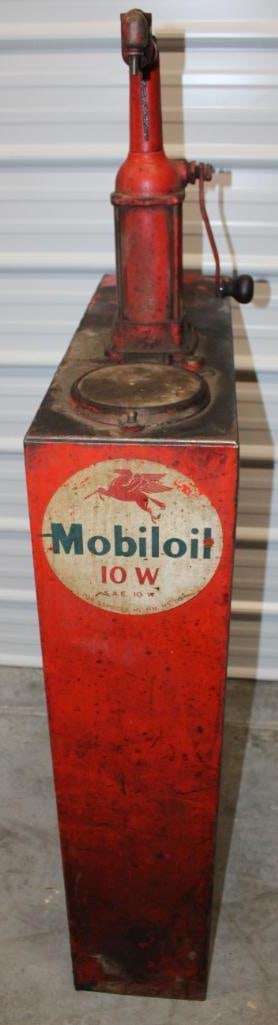 Bennett Mobiloil '10W' HD Lubester with Original Advertising Decal (1 of 6)