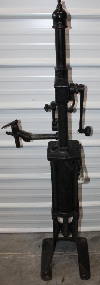 Phillips Pump Hand Crank Gas, Oil, & Kerosene Pump (1 of 9)