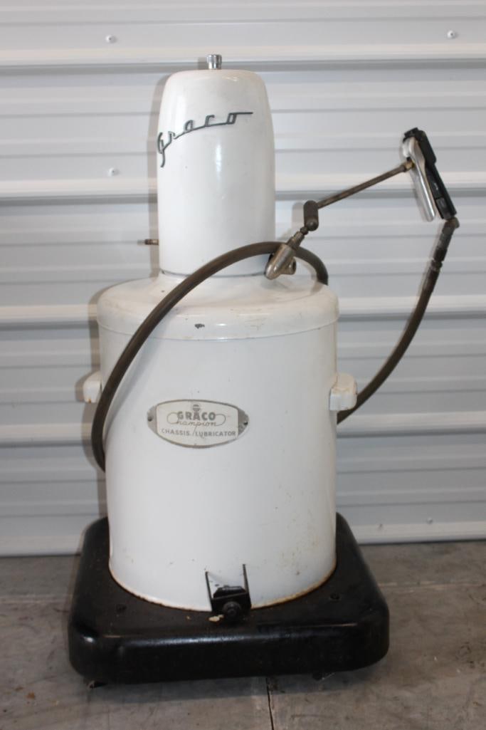 Graco Champion Chassis Lubricant Garage Grease Dispenser on Wheels (1 of 6)