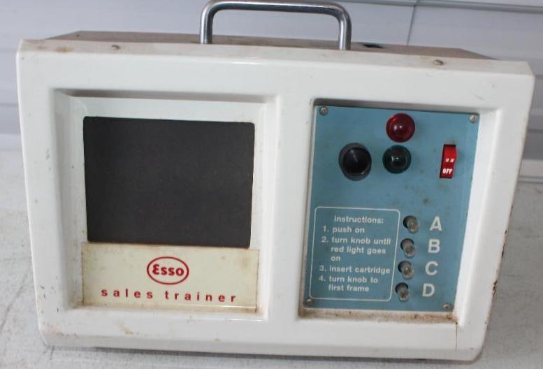 Esso Sales Trainer Portable Monitor: 13.5x8x11 Untested and Has No Cartridges