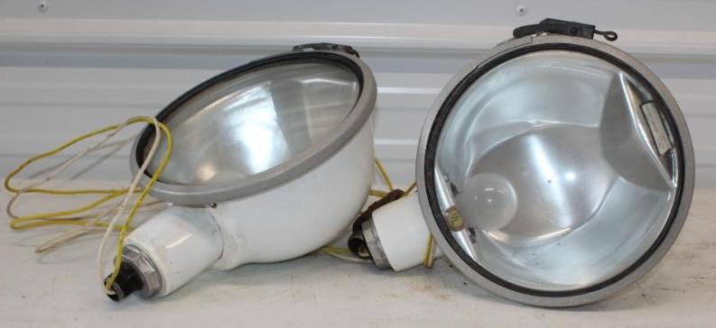 Group of 2 Porcelain Gas Station Sign Lights (1 of 7)