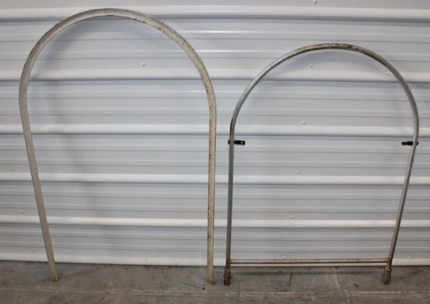 Group of 2 Quaker State Tombstone Sign Brackets (1 of 6)