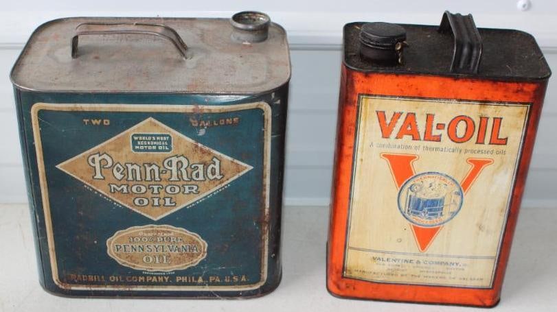 Group of 2 Penn-Rad and Val-Oil 2 and 1 Gallon Oil Cans (1 of 5)