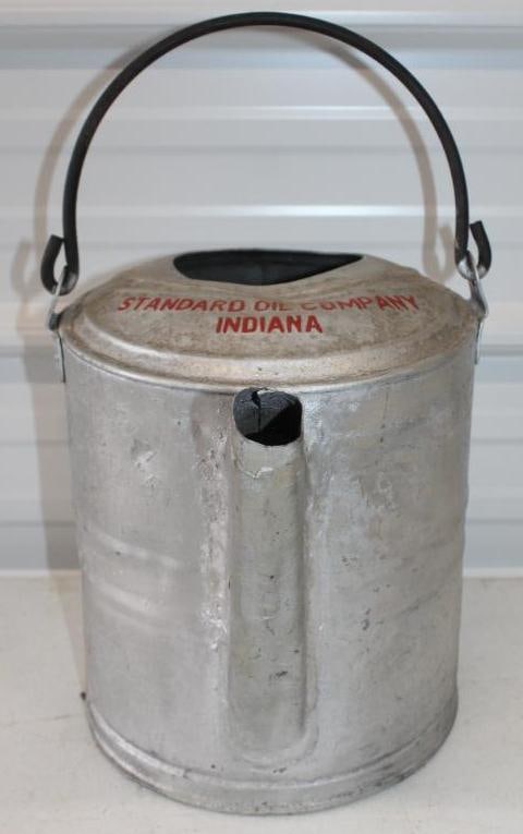 Embossed Standard Oil of Indiana 3 Gallon Pour Can (1 of 5)