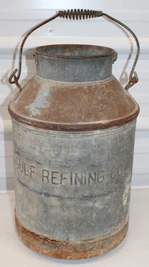 Embossed Gulf Refining Co. 5 Gallon Bulk Oil Can (1 of 5)
