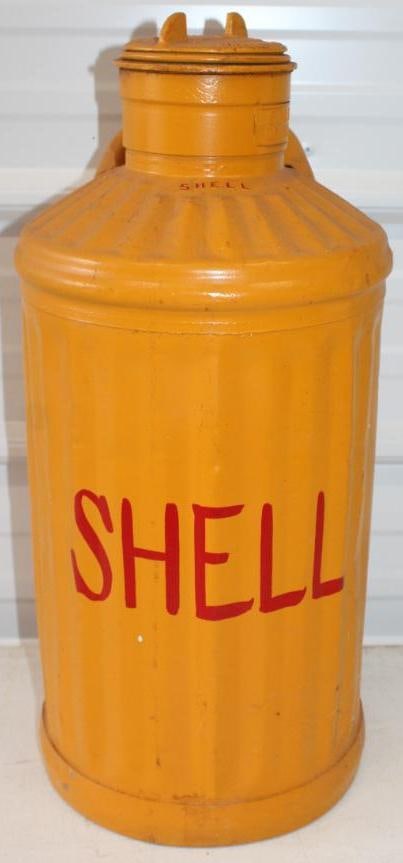 Embossed Shell Fluted 5 Gallon Davis Bilt Bulk Oil Can (1 of 4)