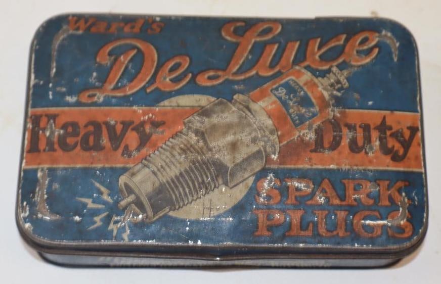 Deluxe Heavy Duty Spark Plug Tin with 7 Advertising Spark Plugs (1 of 4)
