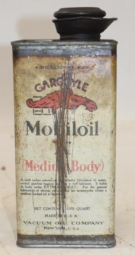 Vacuum Oil Gargoyle Square 1 Quart Oil Can (1 of 4)