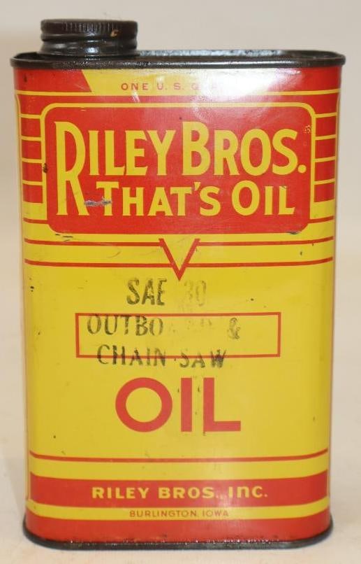 Riley Bros. 1 Quart Metal Outboard Oil Can: 32 oz empty