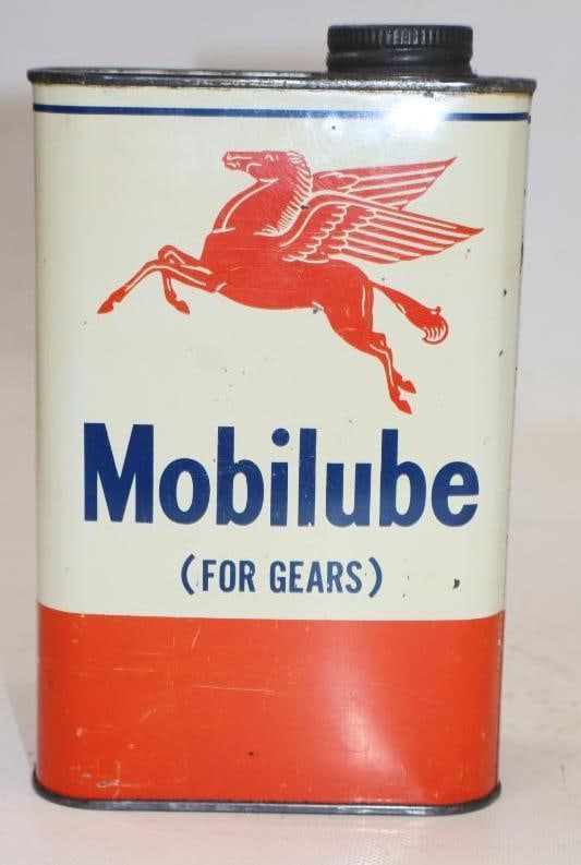 Mobilube 1 Quart Metal Outboard Oil Can: 32 oz empty