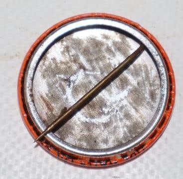 Veedol Flying A Quality Pin Back Badge - 2