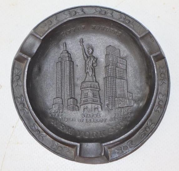 New York City the City of Wonders Embossed Brass Souvenir Ashtray (1 of 2)