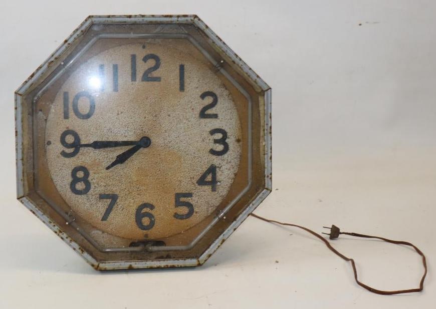Octagon Light Up Neon Clock (1 of 4)