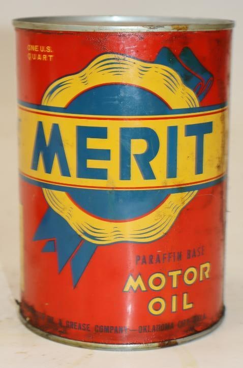 Merit 1 Quart Metal Oil Can: 32 oz full