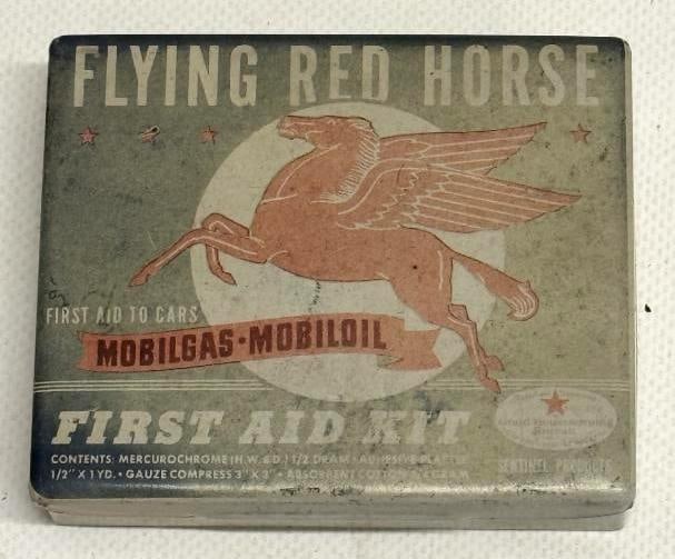 Mobil Flying Red Horse First Aid Kit with Original Contents (1 of 4)