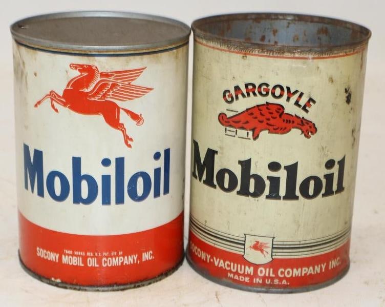 Group of 2 Gargoyle & Mobiloil Metal 1 Quart Oil Cans: 32 oz each both are empty, 1 is missing top lid