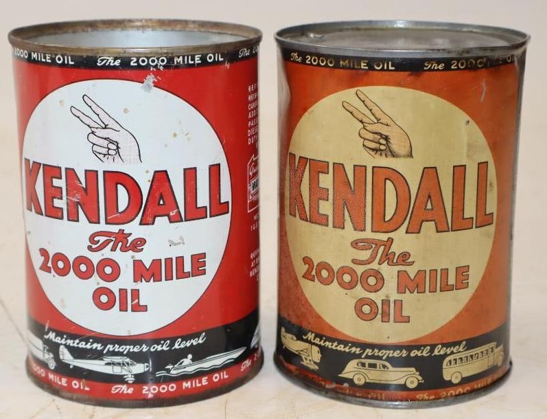 Group of 2 Kendall 2000 Mile Metal 1 Quart Oil Cans: 32 oz each both are empty, 1 is missing top lid