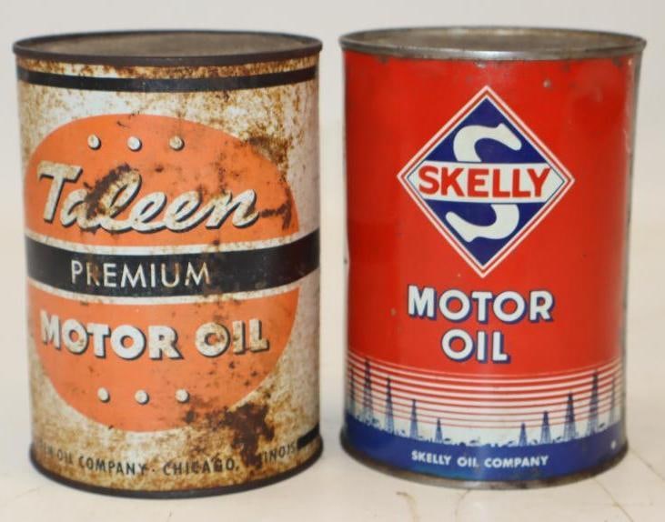 Group of 2 Skelly & Taleen 1 Quart Metal Oil Cans: 32 oz empty