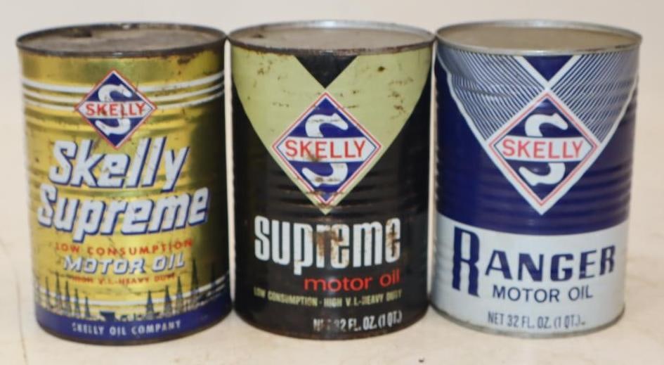 Group of 3 Skelly 1 Quart Metal Oil Cans: 32 oz empty