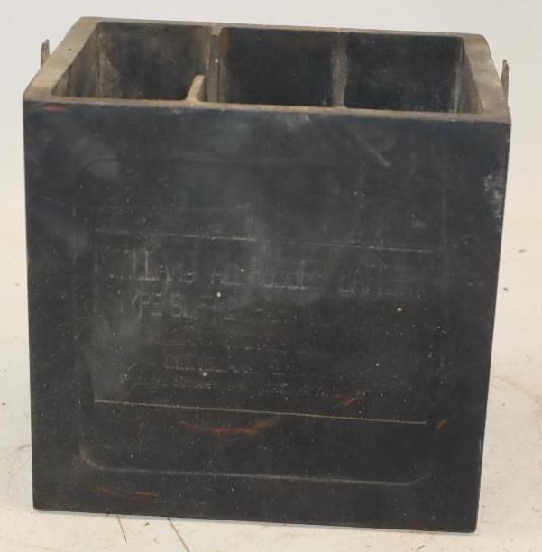 Willard Thread-Rubber Insulation Battery Box - 3