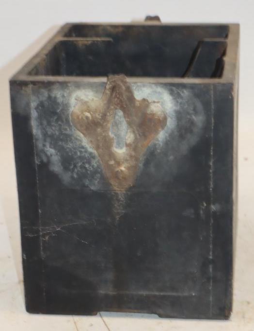Willard Thread-Rubber Insulation Battery Box - 4
