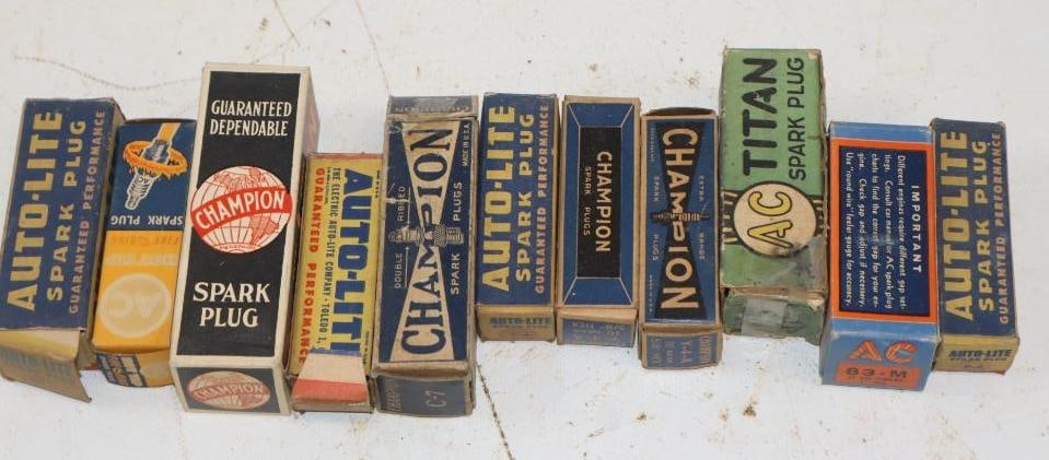 Group of 11 Early Automobile Spark Plugs in Original Boxes (1 of 4)