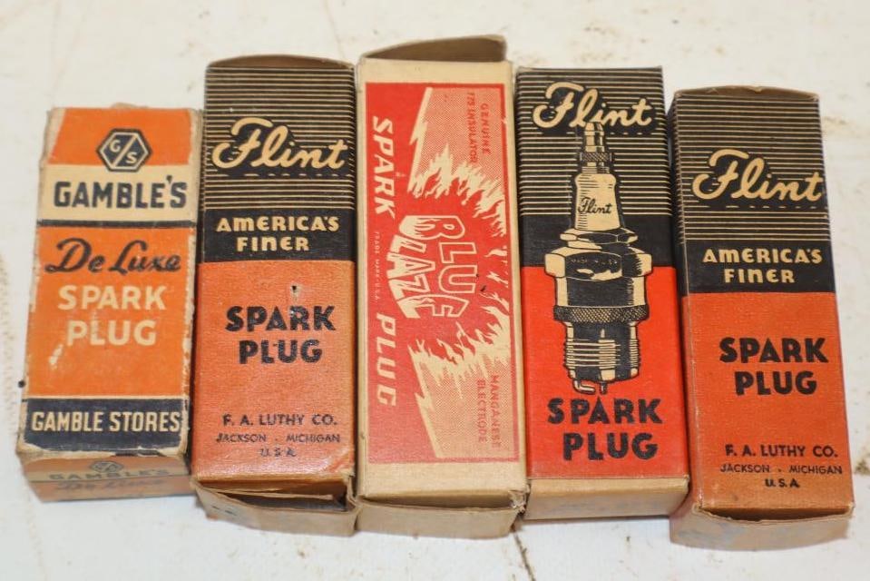 Group of 5 Flint, Gambles and Blue Blaze Spark Plugs in Original Boxes (1 of 2)