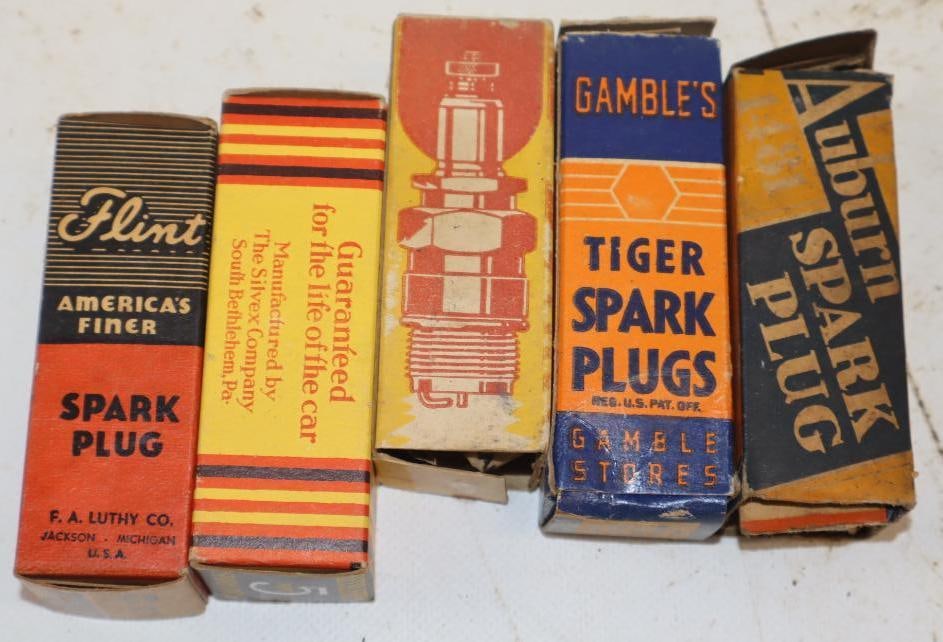 Group of 5 Different Automobile Spark Plugs in Original Boxes (1 of 2)