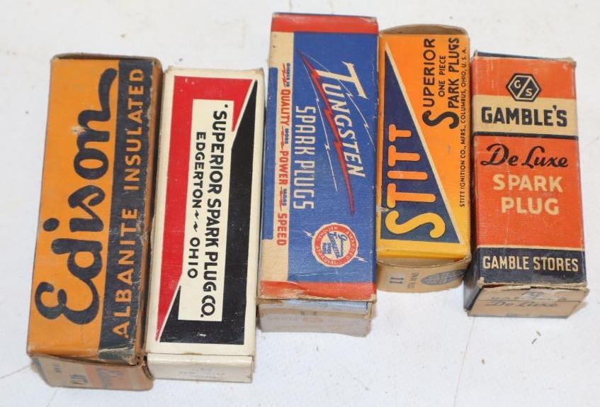 Group of 5 Early Automobile Spark Plugs In Original Boxes (1 of 2)