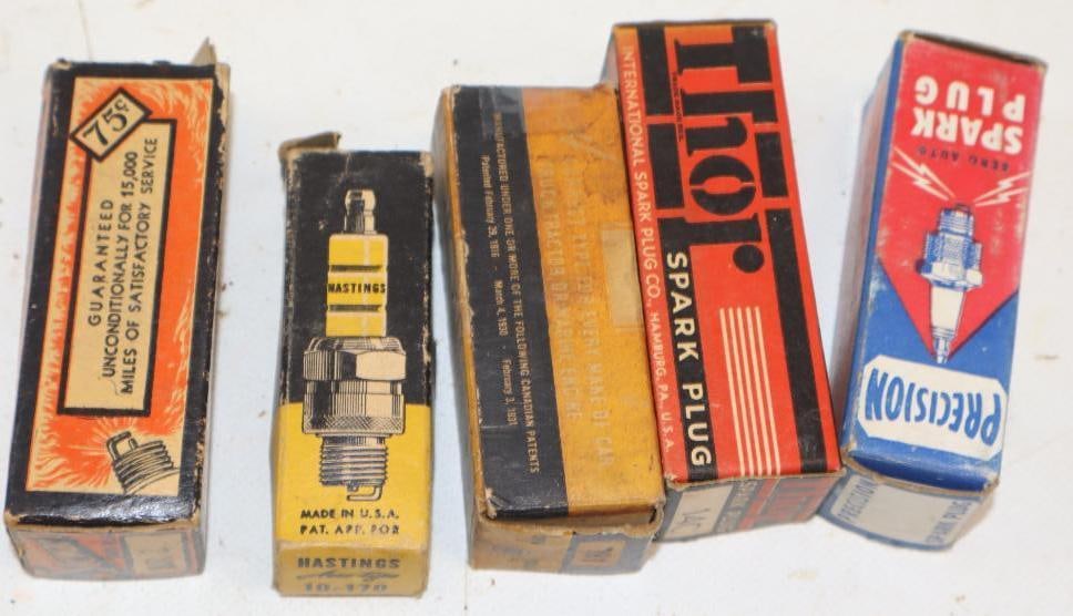 Group of 5 Early Automobile Spark Plugs In Original Boxes: Largest is 3.75x1x1