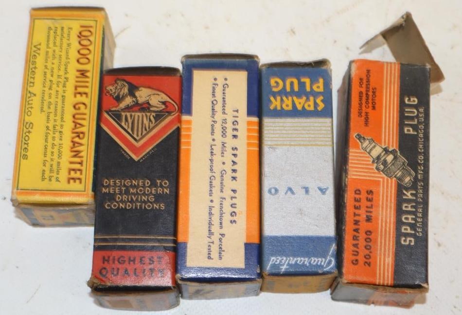 Group of 5 Early Automobile Spark Plugs In Original Boxes: Largest is 3.75x1x1