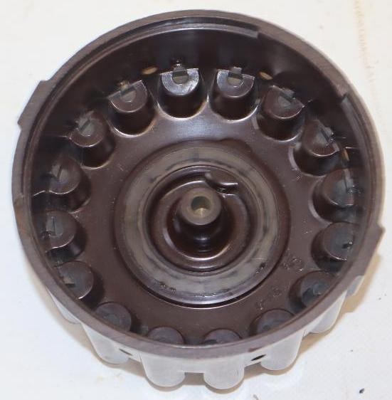 V12 Bakelite Distributor Cap - 3