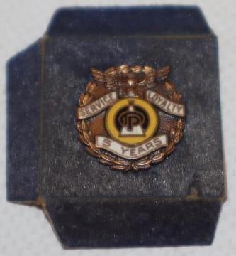 Thompson Products 3 Years Service Cloisonne Pin Back Badge (1 of 2)