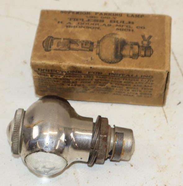 Early Automobile Superior Parking Lamp Accessory In Original Box: 3.5x2x1.5