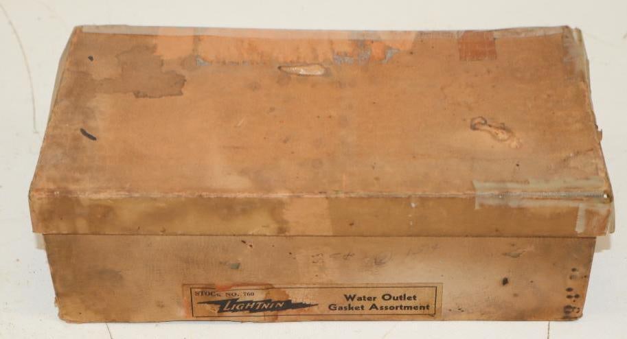 1950s Lightning Water Outlet Gasket Countertop Display (1 of 4)
