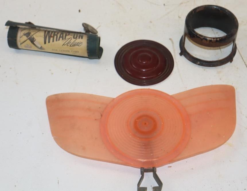 Group of 4 Automobile Accessory and Tail Light Parts (1 of 5)
