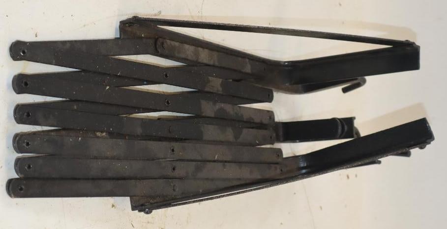 Early Automobile Expandable Accessory Running Board (1 of 3)
