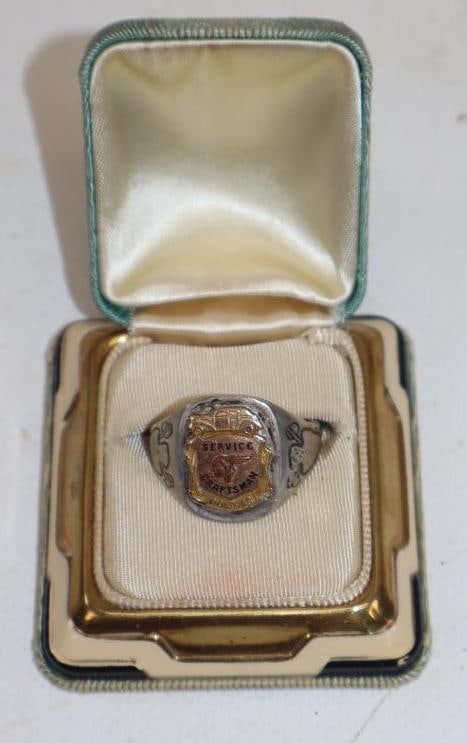 Pontiac Services Craftsman Engraved Ring (1 of 4)