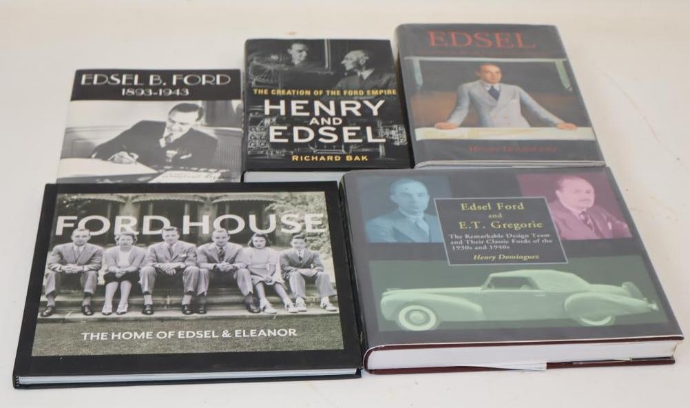 Group Of 5 Ford Motor Company Books: Largest Is 11x10x.75