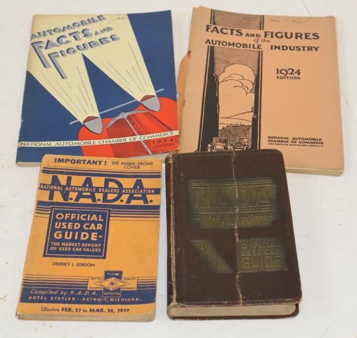 Group Of 4 N.A.D.A. And National Auto Chamber Of Commerce 1920s & 1930s Price Books: Largest Is 6x9