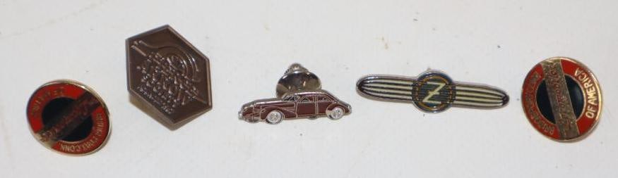 Group Of 5 Locomobile & Pierce-Arrow Pin Back Badges: Largest Is 1x1