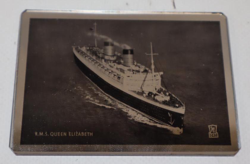 R.M.S Queen Elizabeth Oceanliner Advertising Pocket Mirror: 3.5" x 2.5"