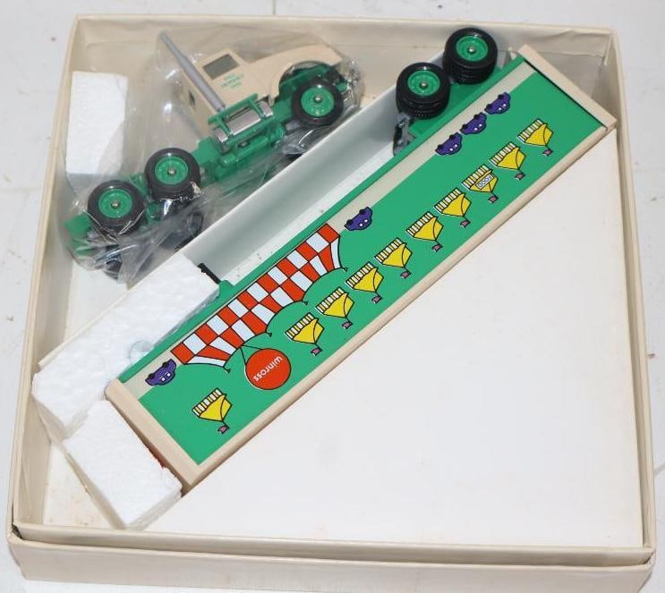 Winross 1992 Hershey Fall Meet Semi Truck In Original Box (1 of 3)